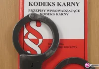 Pobili 16-latka, zabrali mu telefon i pieniądze. Zatrzymała ich policja - zdjęcie główne