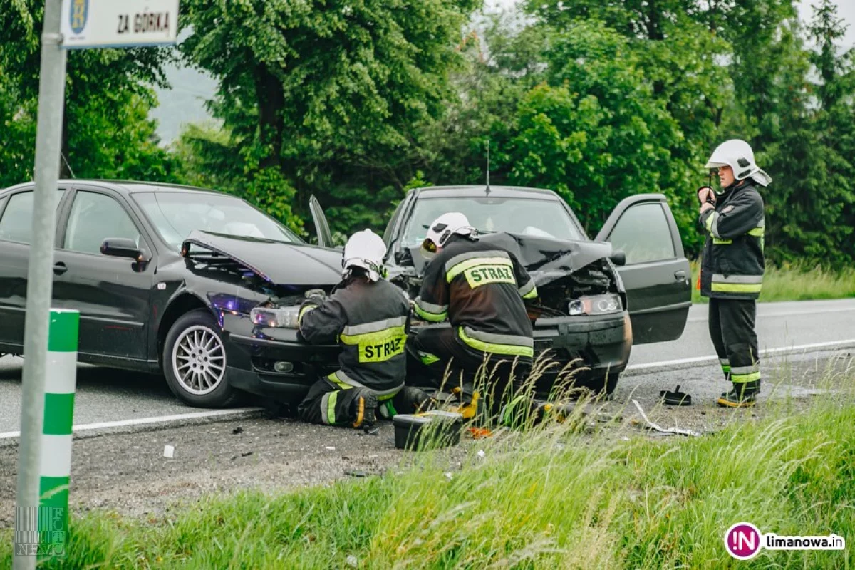 31-latka nie ustąpiła pierwszeństwa, Seat zderzył się z Fiatem (wideo)