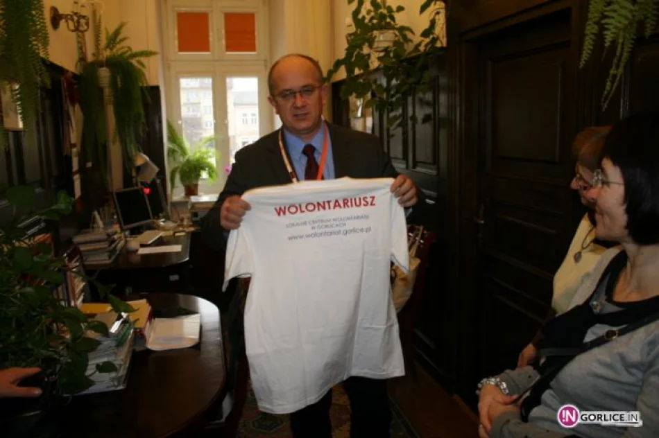 Koszulki "Wolontariusz" dla samorządowców - zdjęcie 15