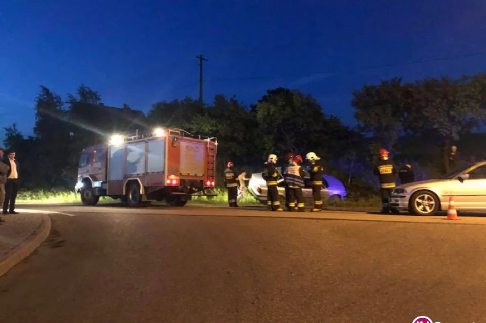 Volkswagen uderzył w BMW, a później dachował w przydrożnym rowie - zdjęcie 3