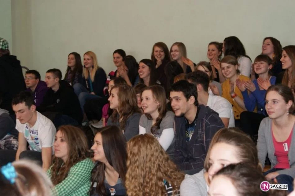 "Święta wojna" - I LO i II LO dla Tereski Kiklicy - zdjęcie 3