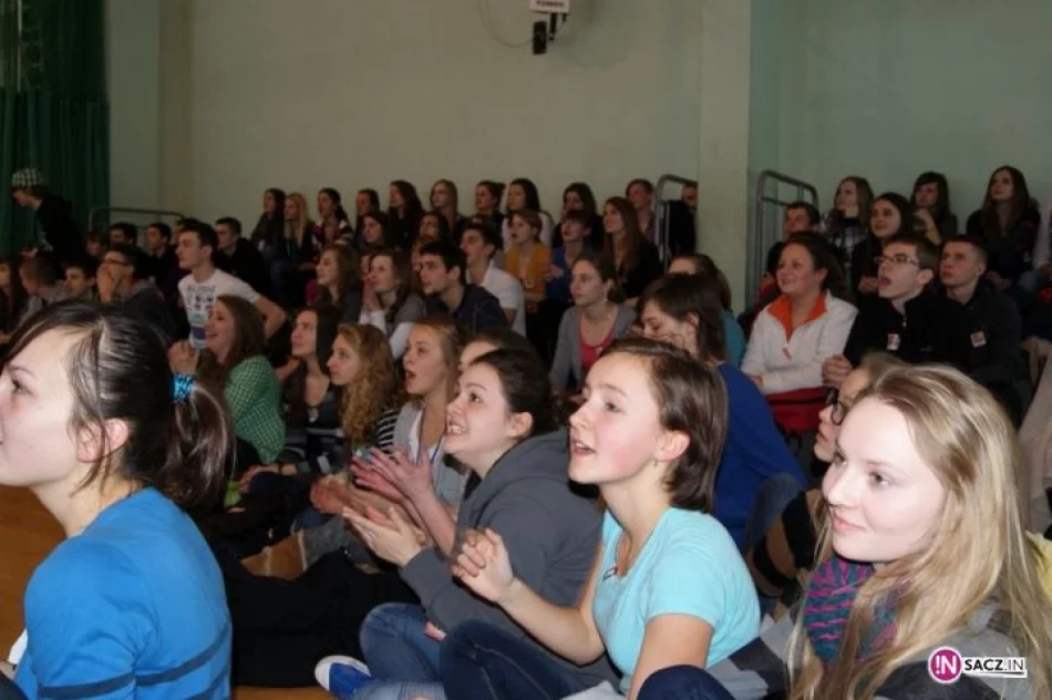 "Święta wojna" - I LO i II LO dla Tereski Kiklicy - zdjęcie 4