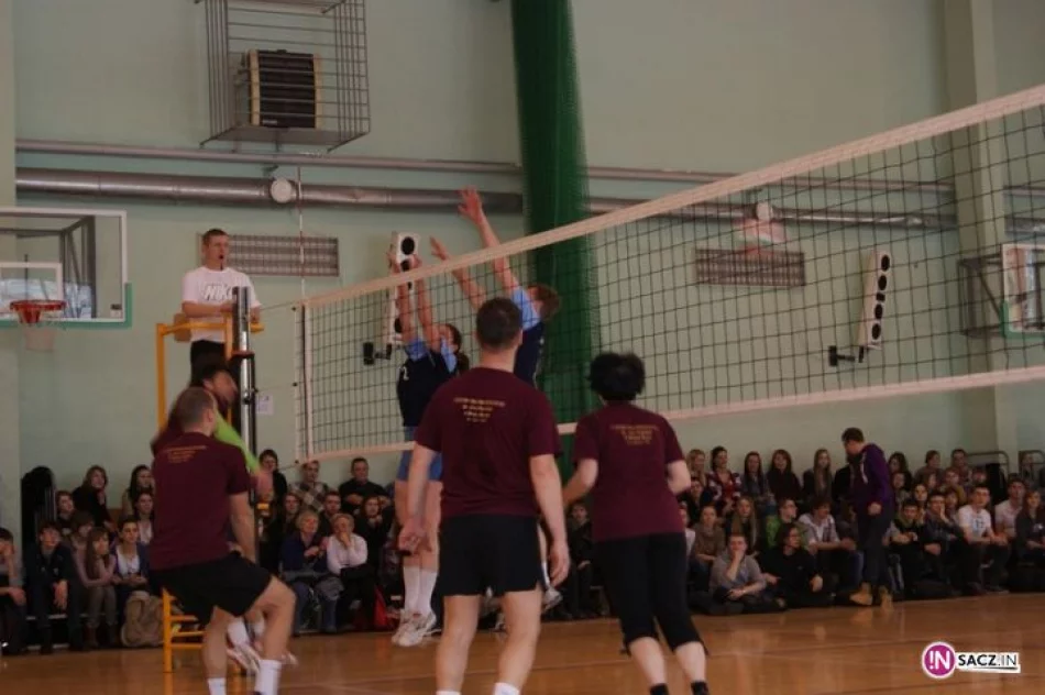 "Święta wojna" - I LO i II LO dla Tereski Kiklicy - zdjęcie 10