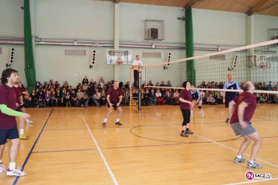 "Święta wojna" - I LO i II LO dla Tereski Kiklicy - zdjęcie 15