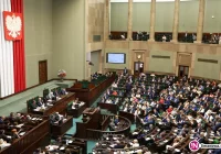 Parlamentarzyści zarobią mniej. Jak głosowali posłowie z regionu? - zdjęcie główne