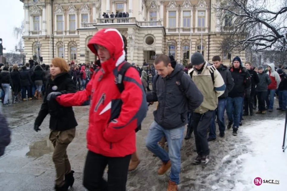 1800 maturzystów zatańczyło poloneza na sądeckim Rynku - zdjęcie 6