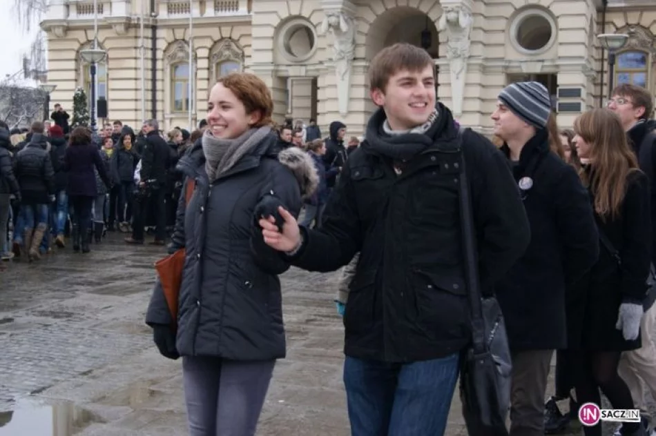 1800 maturzystów zatańczyło poloneza na sądeckim Rynku - zdjęcie 7