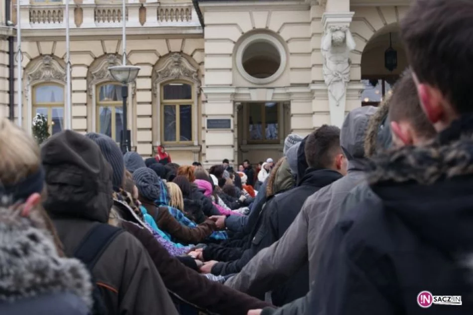 1800 maturzystów zatańczyło poloneza na sądeckim Rynku - zdjęcie 17