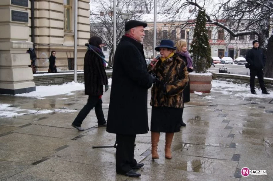 1800 maturzystów zatańczyło poloneza na sądeckim Rynku - zdjęcie 18