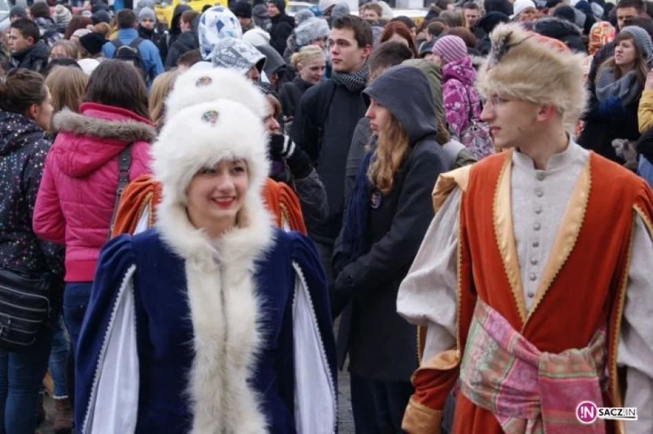 1800 maturzystów zatańczyło poloneza na sądeckim Rynku - zdjęcie 20