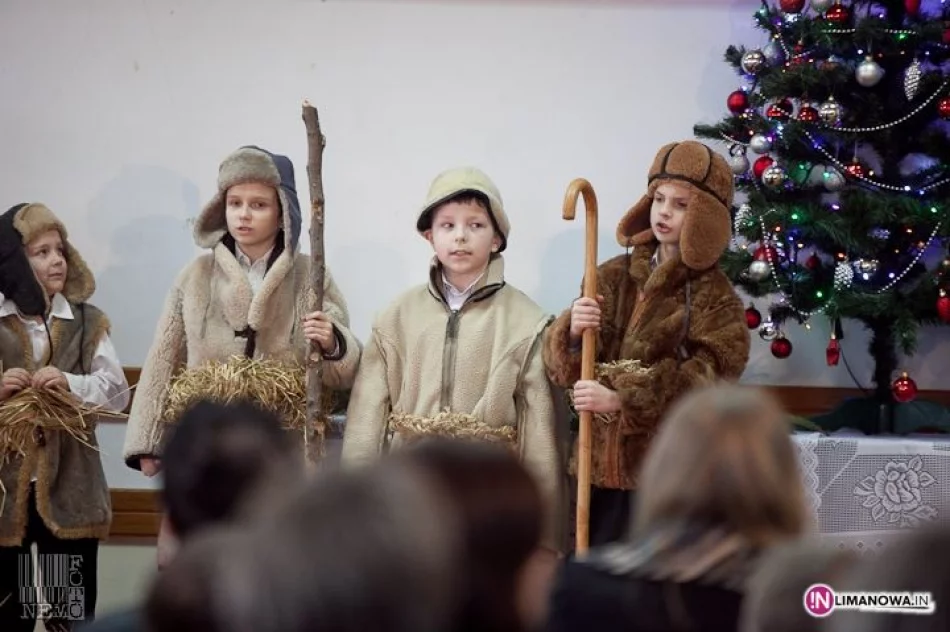 XVIII Przegląd Grup Kolędniczych Gminy Laskowa - zdjęcie 11