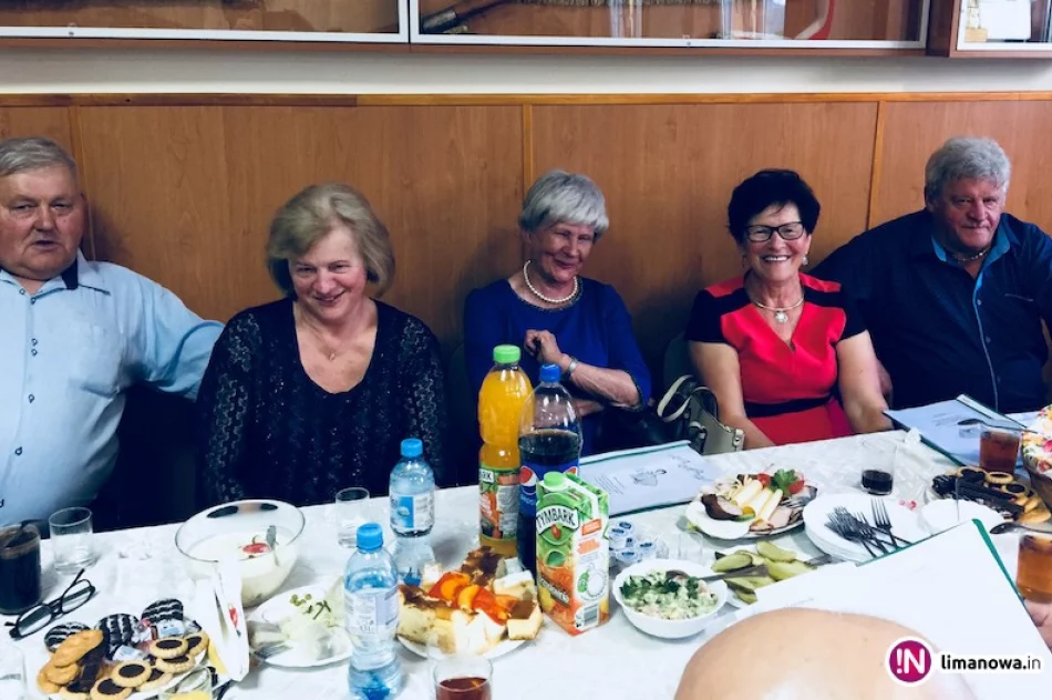 Seniorzy biesiadowali w remizie - zdjęcie 3