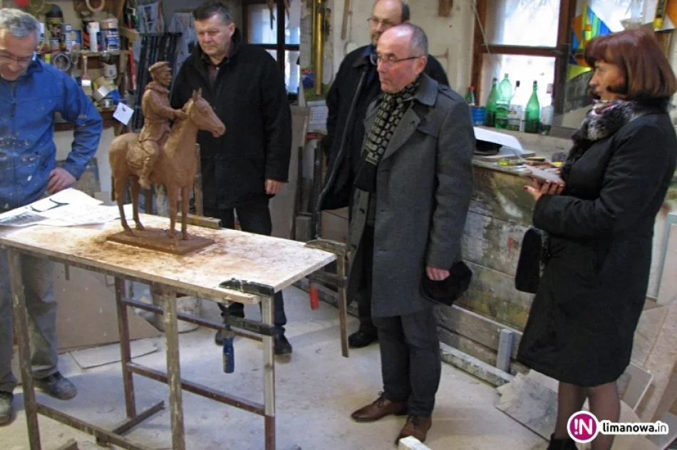 Powstała rzeźba - kolejny krok na drodze do pomnika - zdjęcie 2