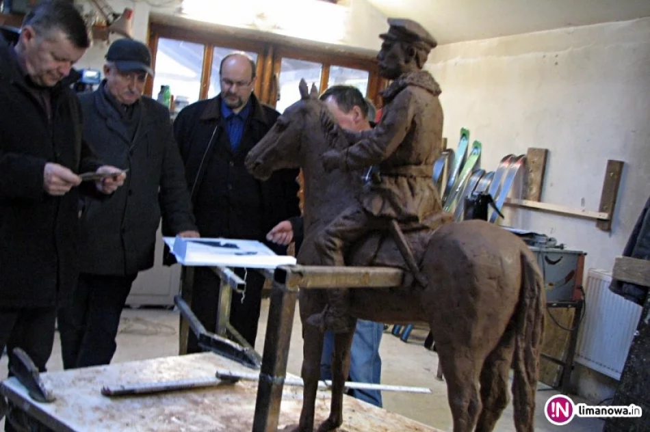 Powstała rzeźba - kolejny krok na drodze do pomnika - zdjęcie 3