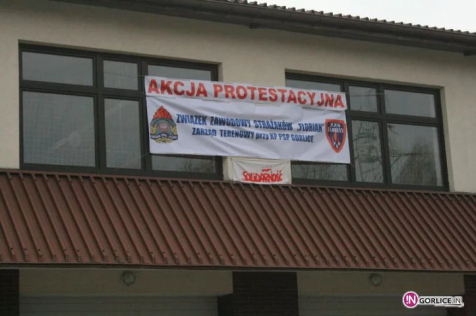 Akcja protestacyjna Straży Pożarnej w Gorlicach - zdjęcie 2