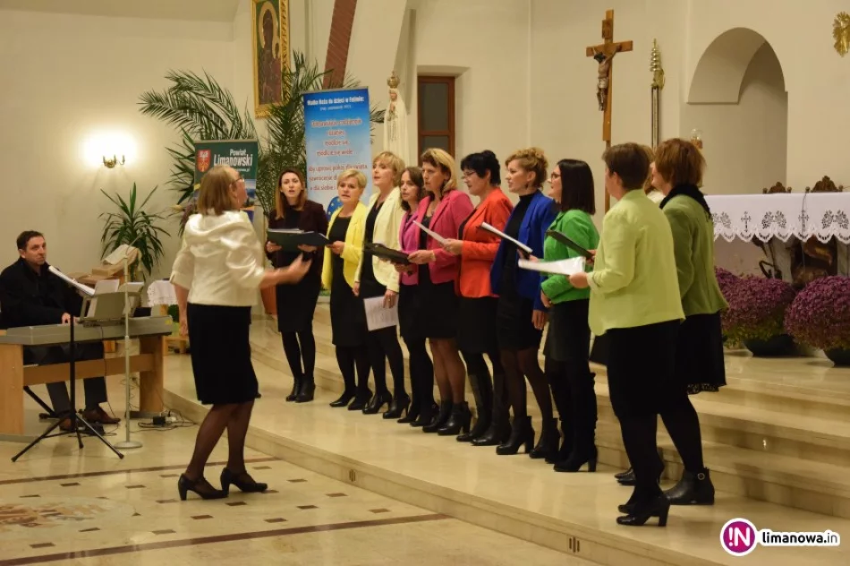 Koncert jednego z najbardziej charyzmatycznych dyrygentów  oraz dwóch chórów - zdjęcie 4