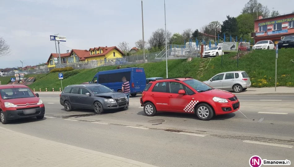 Zderzenie trzech aut na DK 28 - zdjęcie 1