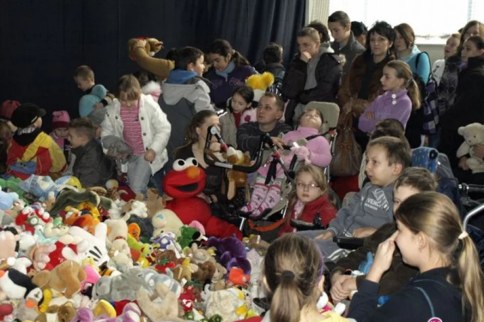 Mikołajki z o. Rydzykiem, Kowalem i Krzynówkiem - zdjęcie 6