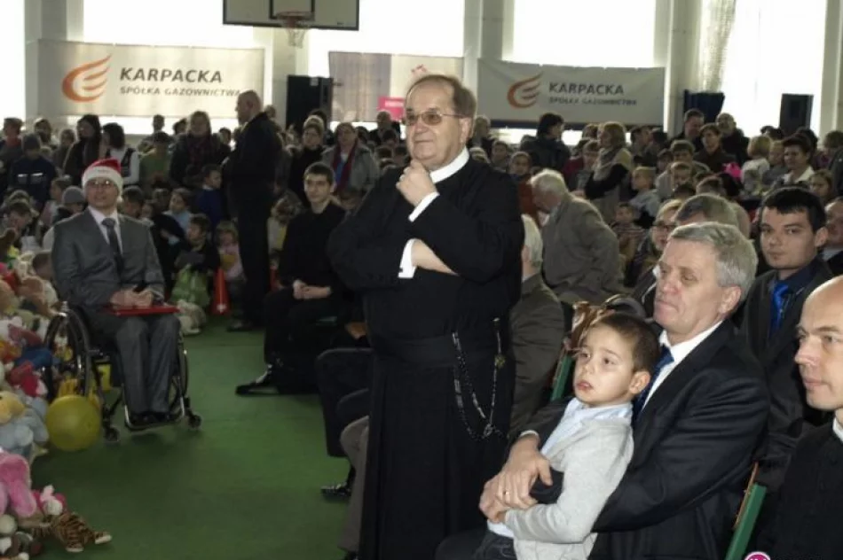 Mikołajki z o. Rydzykiem, Kowalem i Krzynówkiem - zdjęcie 7