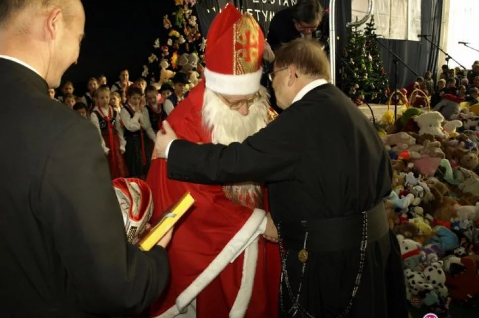 Mikołajki z o. Rydzykiem, Kowalem i Krzynówkiem - zdjęcie 11