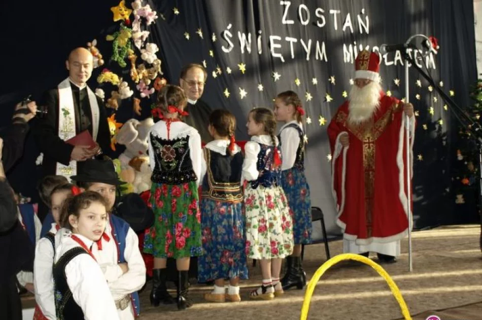 Mikołajki z o. Rydzykiem, Kowalem i Krzynówkiem - zdjęcie 15