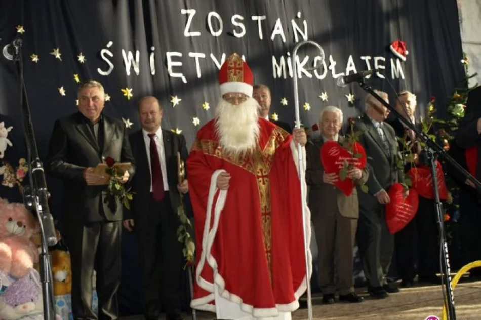 Mikołajki z o. Rydzykiem, Kowalem i Krzynówkiem - zdjęcie 17