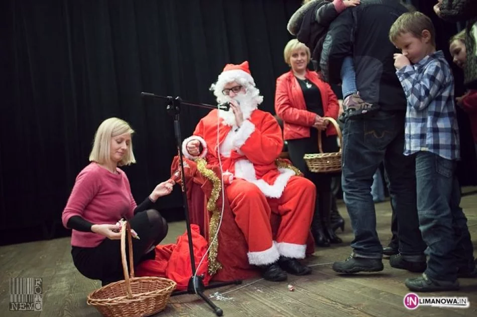 Pełna sala dzieci czekała na Mikołaja - zdjęcie 3