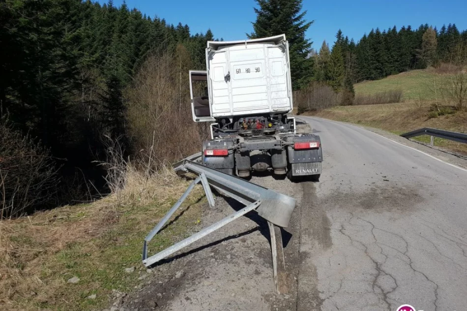 Zatrzymał się na barierze - zdjęcie 2