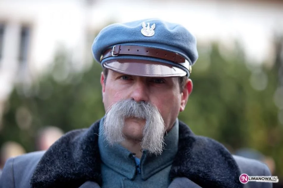 Józef Piłsudski na limanowskim Rynku - zdjęcie 3