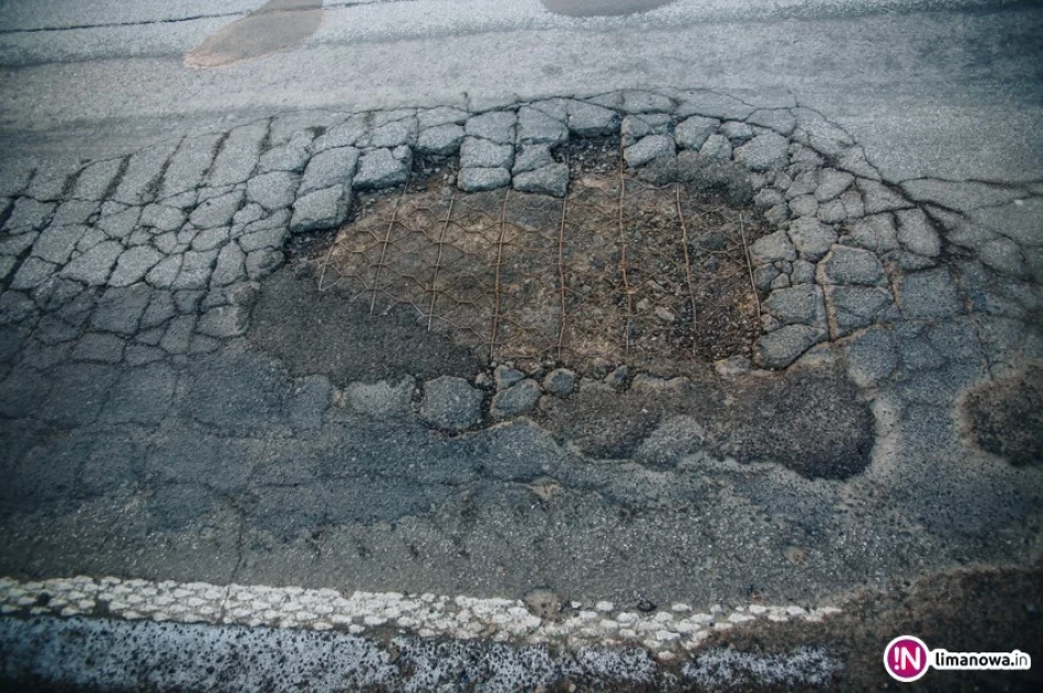 Fotointerwencja: zamiast asfaltu pojawia się mata zbrojeniowa - zdjęcie 2