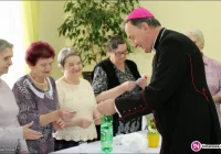 Biskup odwiedził seniorów - zdjęcie główne