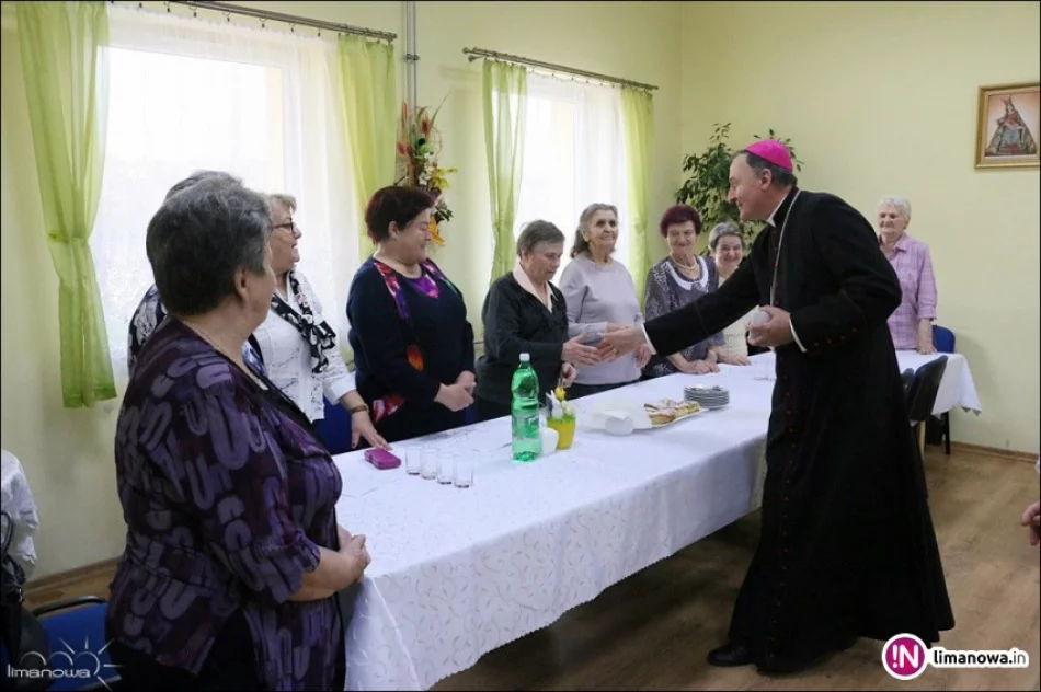 Biskup odwiedził seniorów - zdjęcie 2