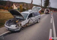 Trzy auta zderzyły się na 'krajówce'. Jedna osoba ranna (wideo) - zdjęcie główne