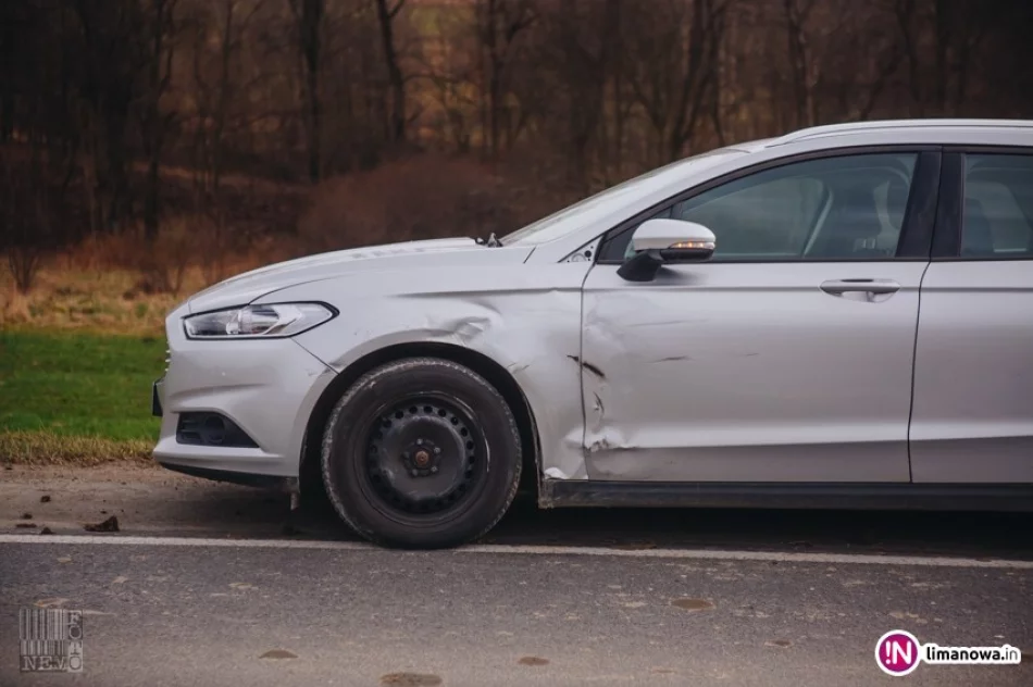 Trzy auta zderzyły się na 'krajówce'. Jedna osoba ranna (wideo) - zdjęcie 3