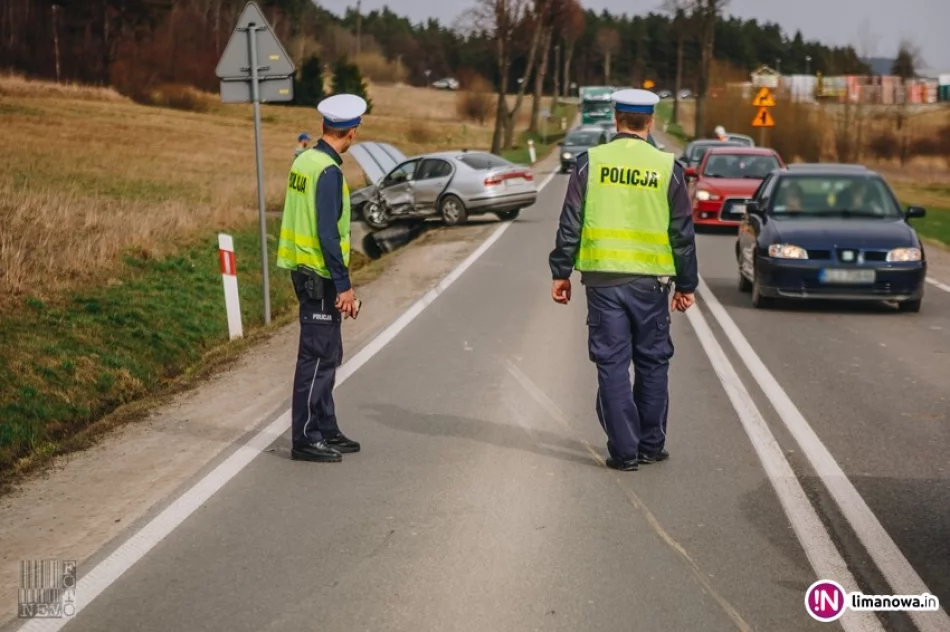 Trzy auta zderzyły się na 'krajówce'. Jedna osoba ranna (wideo) - zdjęcie 4