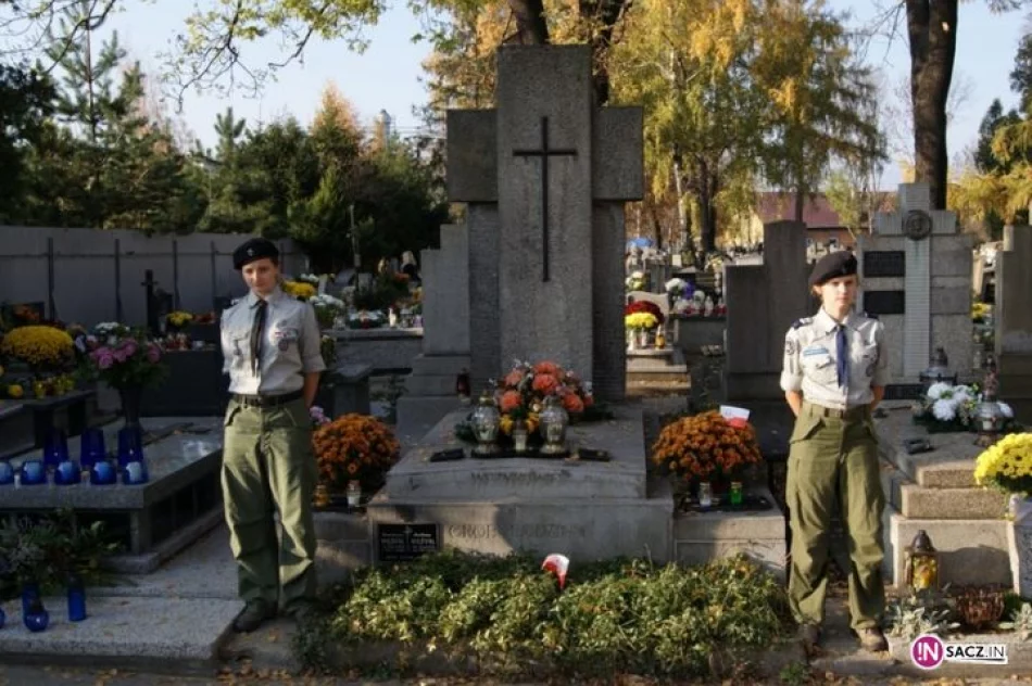 1 listopada - cmentarz komunalny w Nowym Sączu - zdjęcie 2