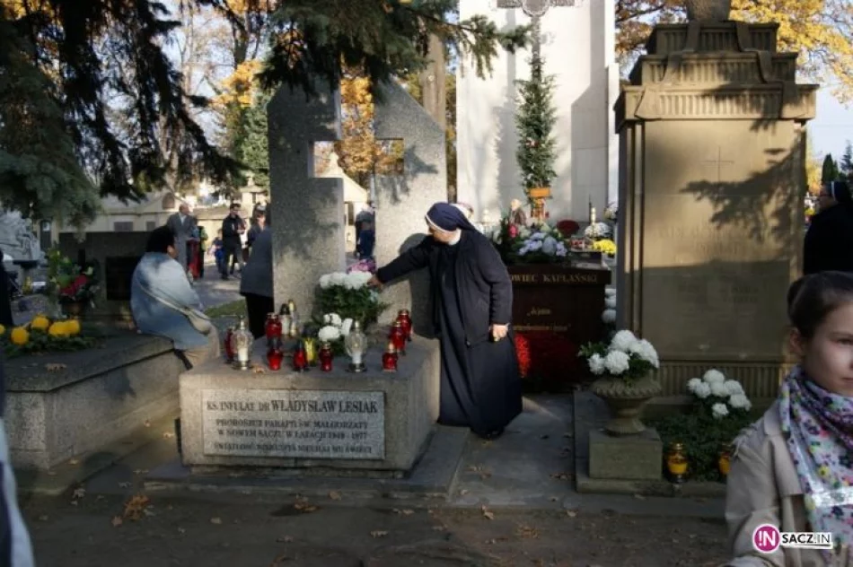 1 listopada - cmentarz komunalny w Nowym Sączu - zdjęcie 11