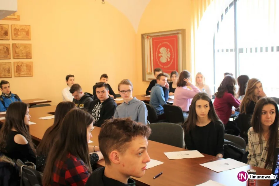 W Starostwie uczyli młodzież pisania biznesplanów - zdjęcie 2