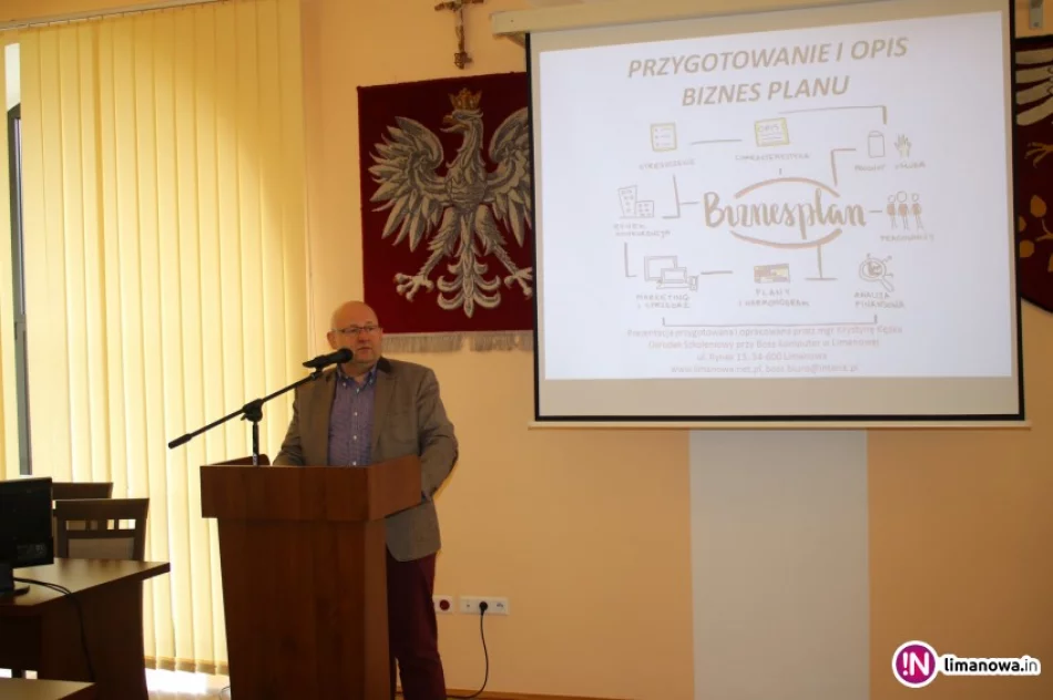 W Starostwie uczyli młodzież pisania biznesplanów - zdjęcie 4
