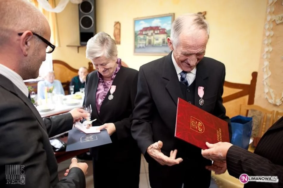 Złączeni węzłem małżeńskim - zdjęcie 17