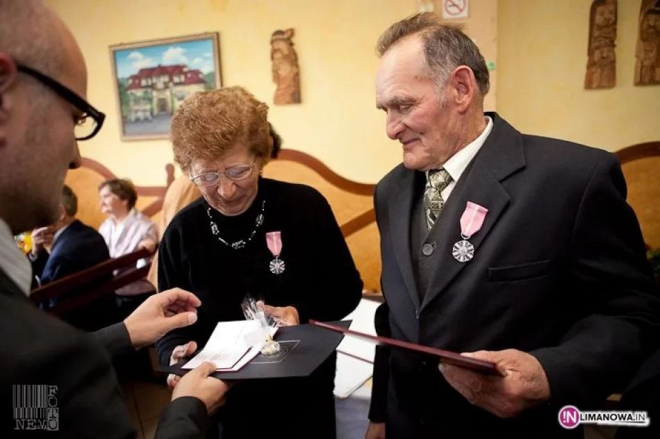 Złączeni węzłem małżeńskim - zdjęcie 19