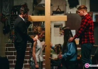 Młodzież w misterium opowiada o sztuce wyboru (wideo) - zdjęcie główne