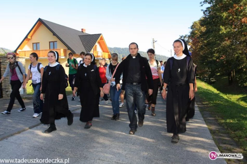 VII Złaz Na Górze Mogielica - zdjęcie 3