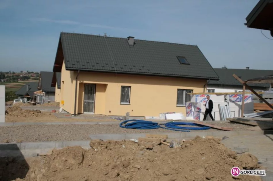 Wizyta na budowie domków dla powodzian w Siedliskach - zdjęcie 2