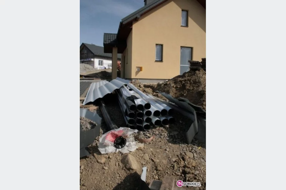 Wizyta na budowie domków dla powodzian w Siedliskach - zdjęcie 16