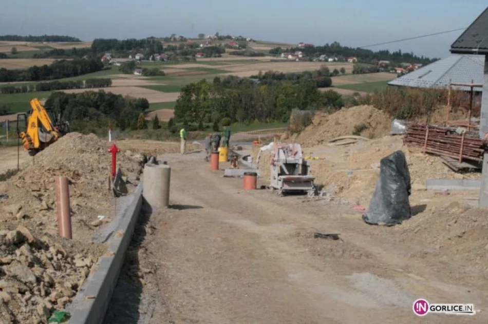 Wizyta na budowie domków dla powodzian w Siedliskach - zdjęcie 18