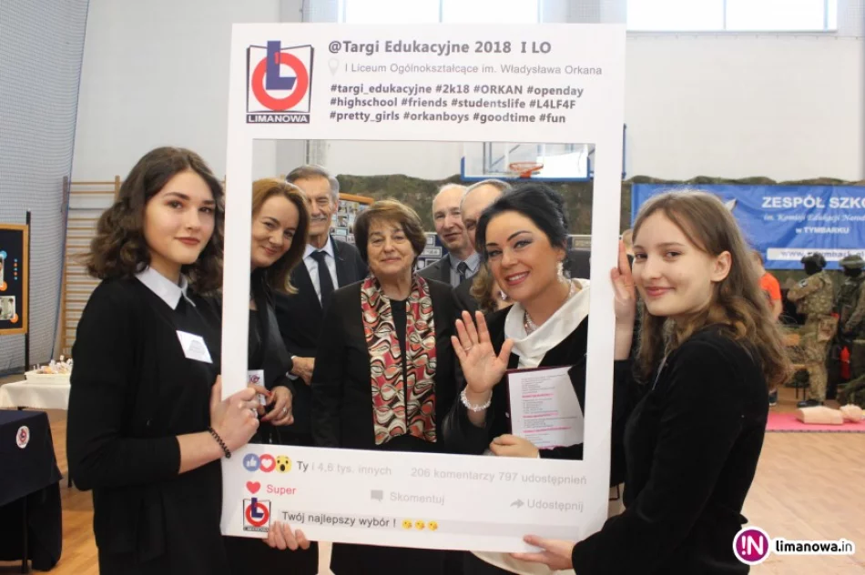 Tłumy na dorocznych targach edukacyjnych (zdjęcia i wideo) - zdjęcie 3