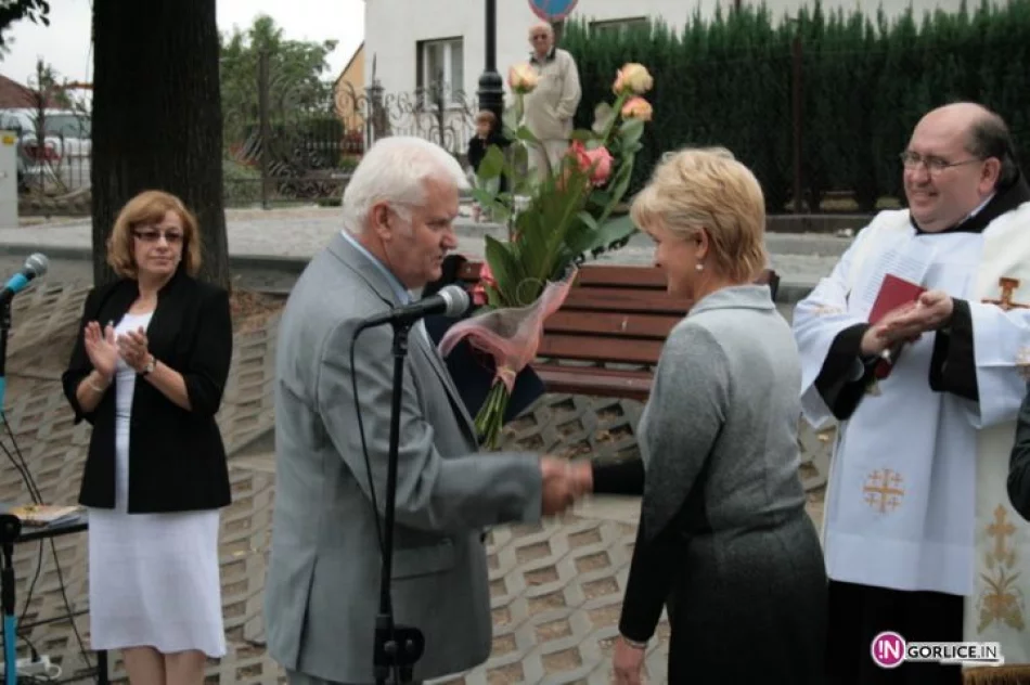 Otwarcie boiska szkolnego w Bieczu - zdjęcie 2