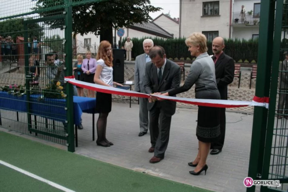Otwarcie boiska szkolnego w Bieczu - zdjęcie 7
