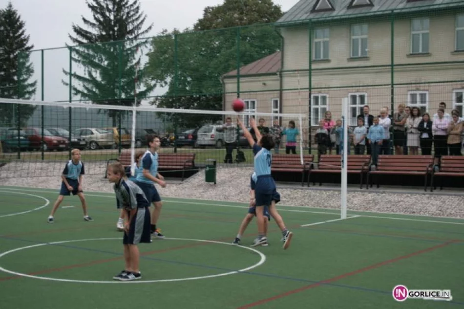 Otwarcie boiska szkolnego w Bieczu - zdjęcie 16